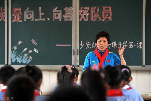 该记者写道：“除了巴斯托尼和帕瓦尔，国米其他人都在队中。